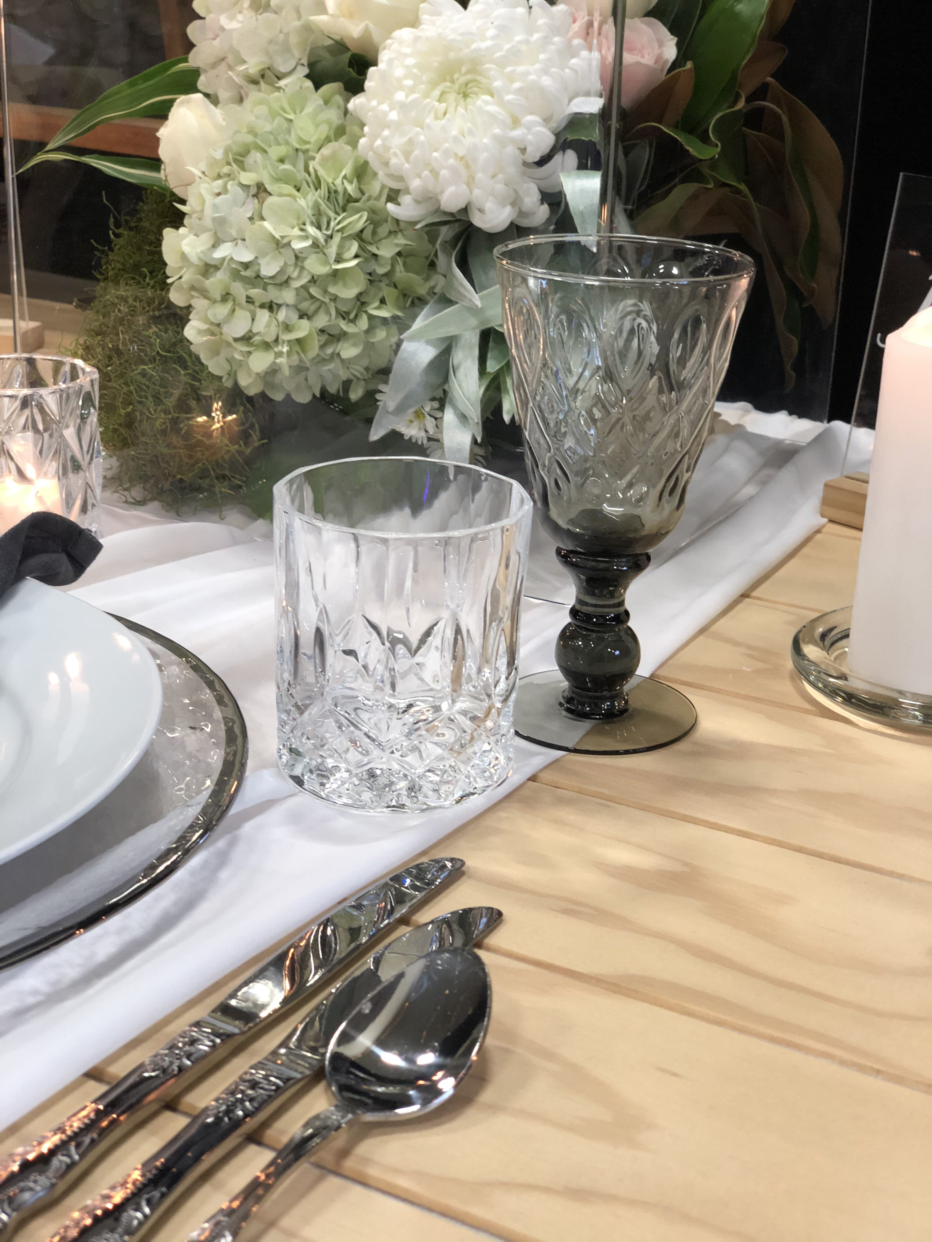 Aria Wine Goblet - Smoke Grey - Image 4