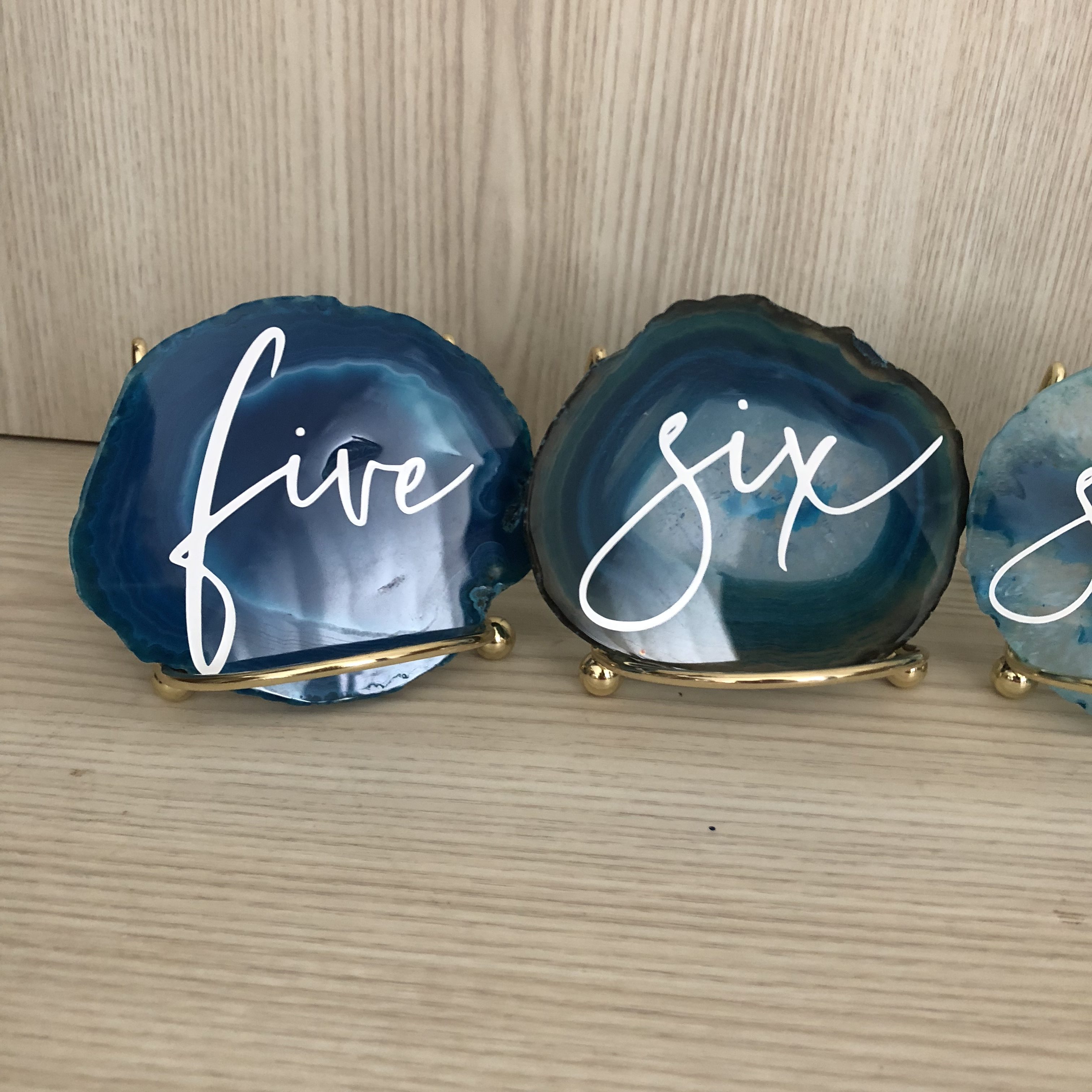agate table number hire nz