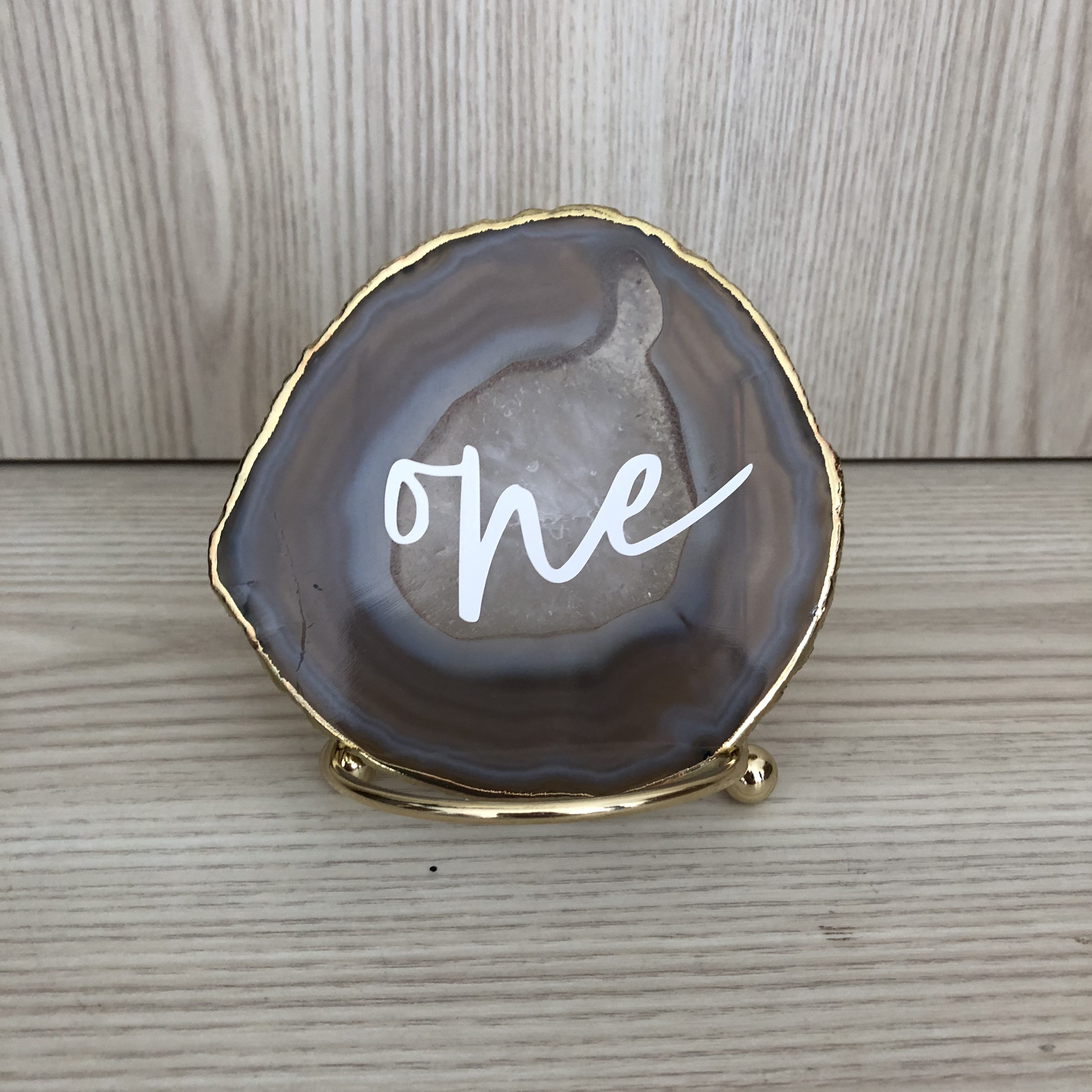 agate table number hire nz