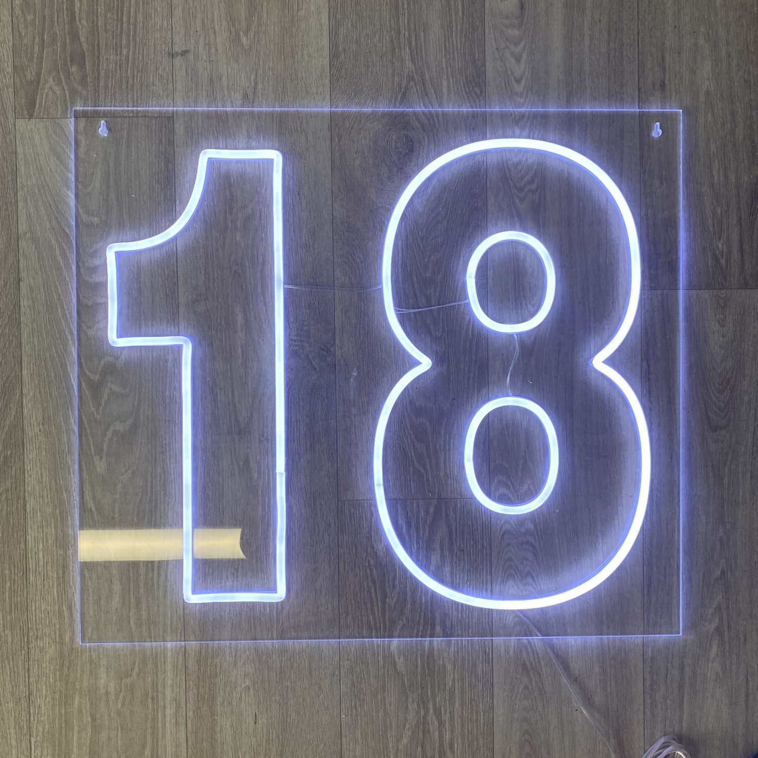 18 NEON SIGN WHITE 2